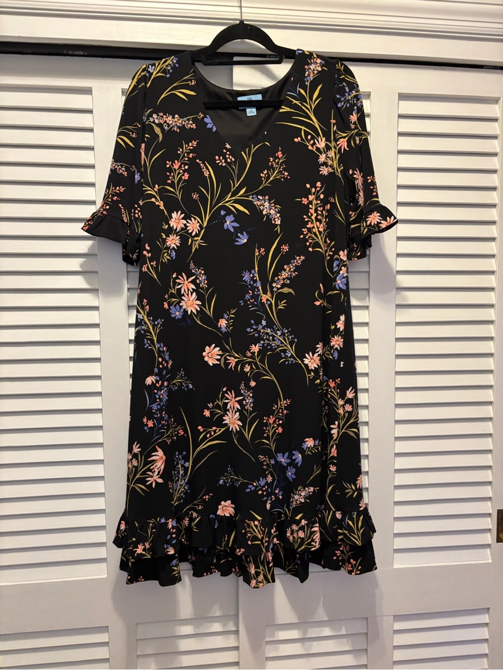 CeCe Black Floral V-Neck Ruffle Dress